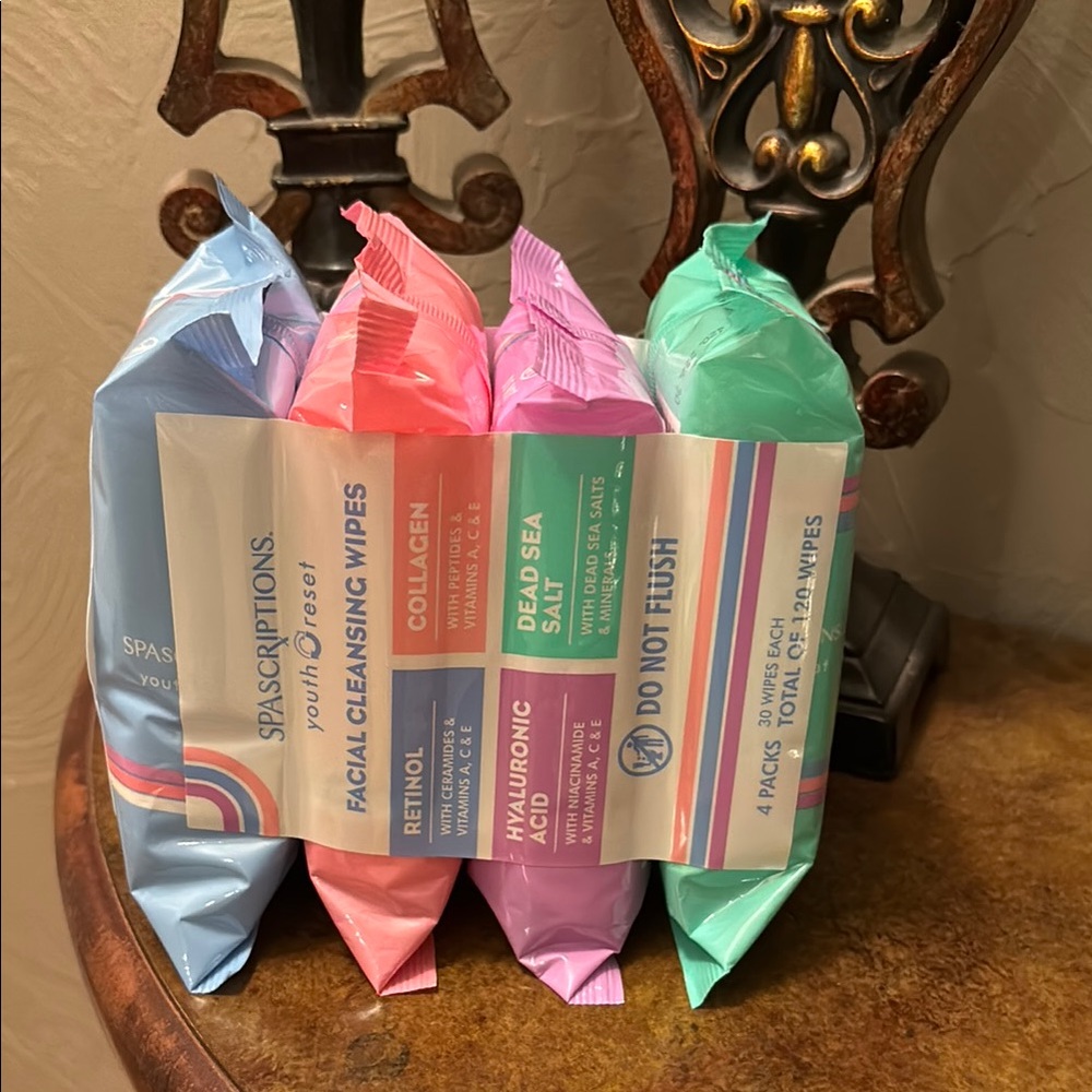 Youth Reset Facial Cleansing Wipes - Multi-Color Pack - Picture 3 of 5